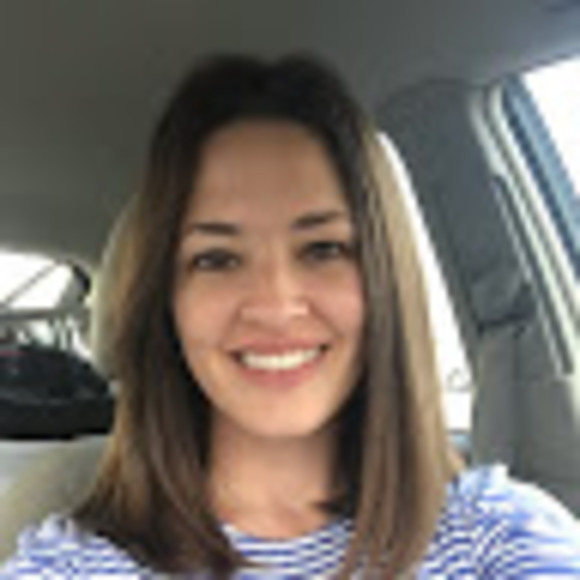 Profile Picture of Caitlin Cavanaugh (@caitlincavan127) on Poshmark