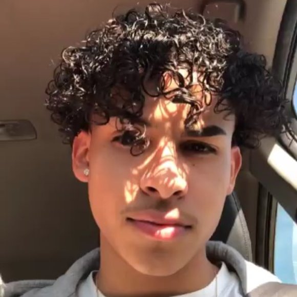 Profile Picture of Corey Campbell (@coreycampbel239) on Poshmark