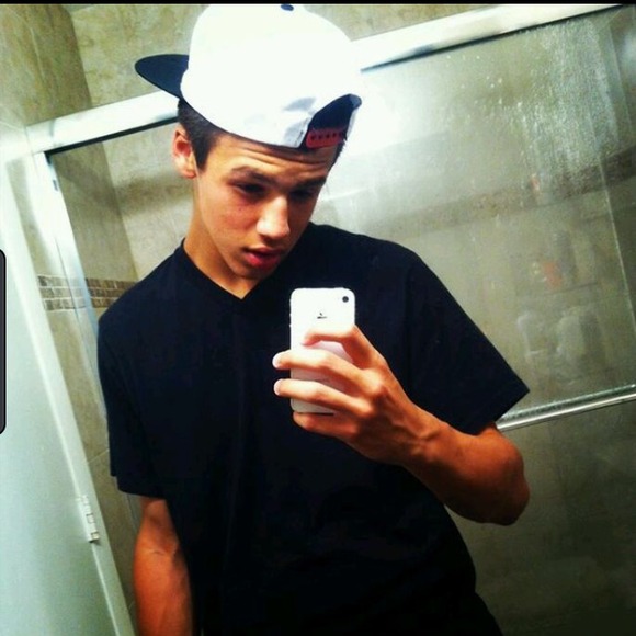 Profile Picture of Brandon Obrant (@brandonobrant) on Poshmark