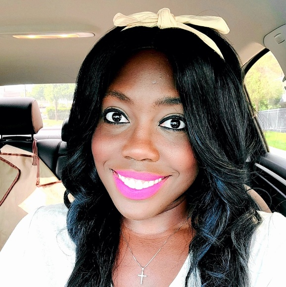 Profile Picture of Nina Montoya (@ninamon7) on Poshmark