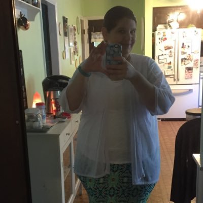 Profile Picture of Aimee Griffith (@Lularoe_aimeeg) on Twitter