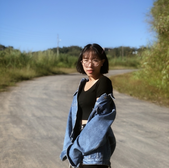 Profile Picture of Arang Diswang (@arangdiswang) on Poshmark