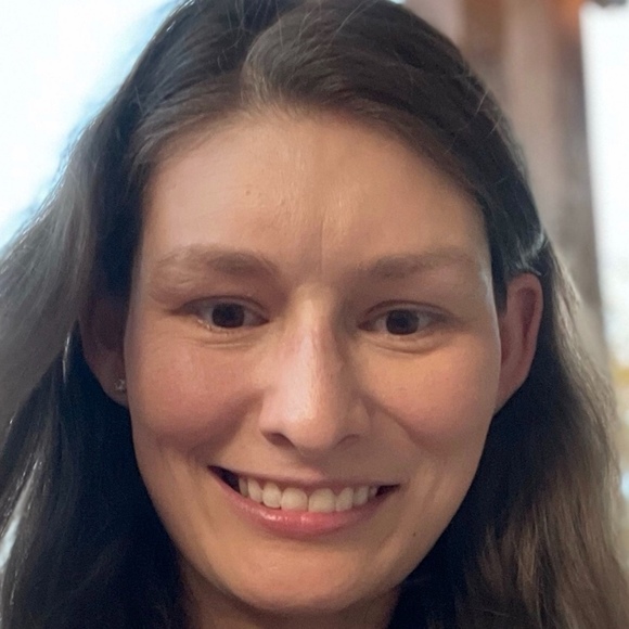 Profile Picture of Leigh Clemente (@yogojayme) on Poshmark