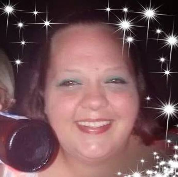 Profile Picture of Amy Button (@bigbaby16) on Poshmark