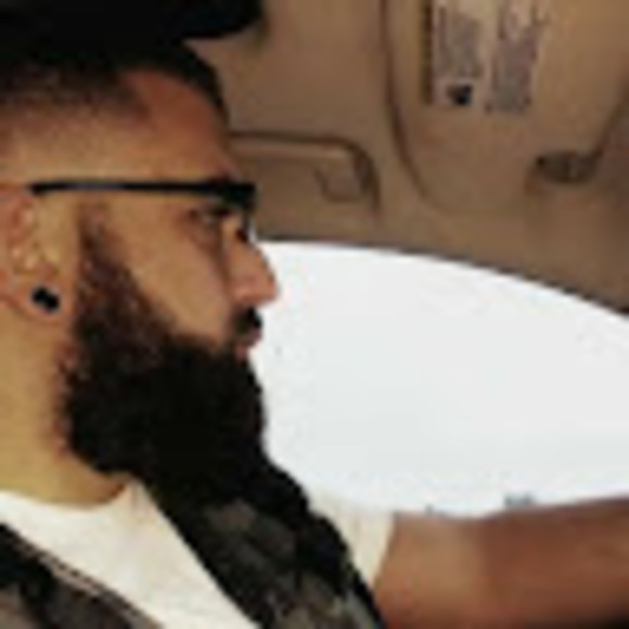 Profile Picture of Michael s. Pignato (@micill0903) on Poshmark