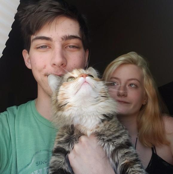 Profile Picture of Amber Shipes (@ambershipes700) on Poshmark