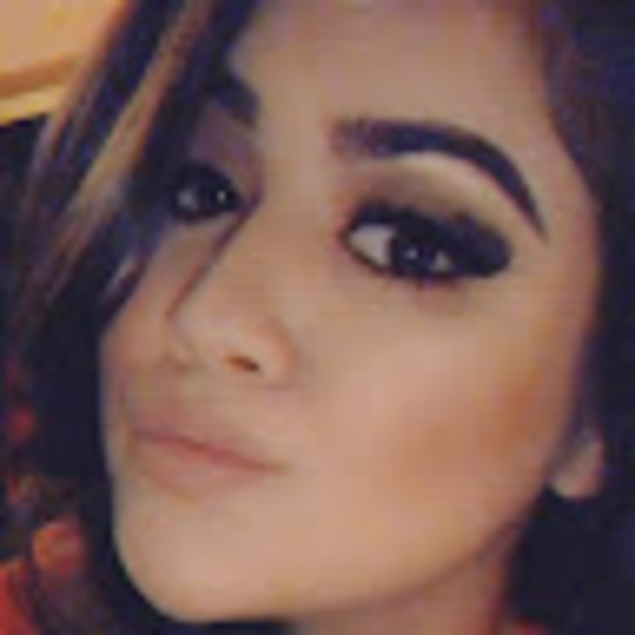 Profile Picture of Vivian Cordero (@viviancorder971) on Poshmark