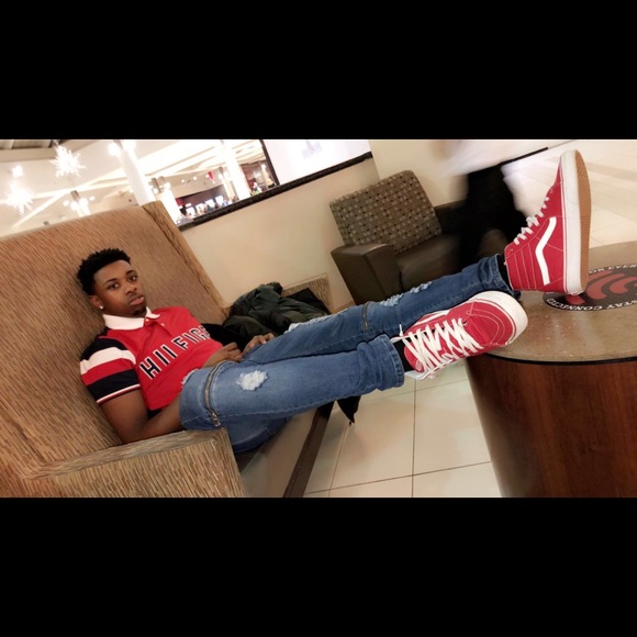 Profile Picture of Andre Mays (@andremays) on Poshmark