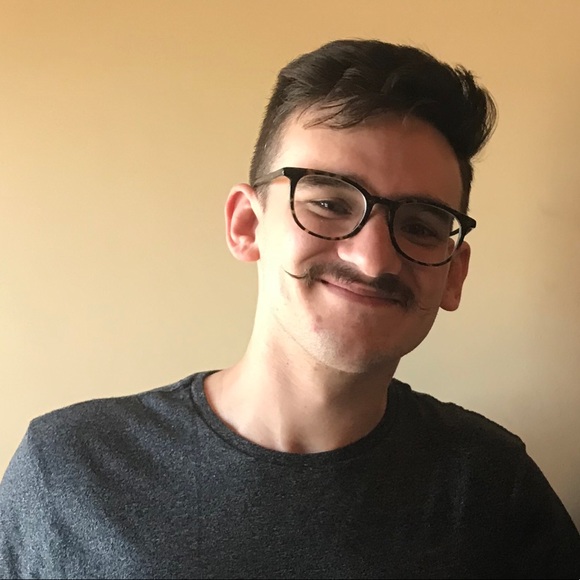 Profile Picture of Robert May (@robbieamay) on Poshmark