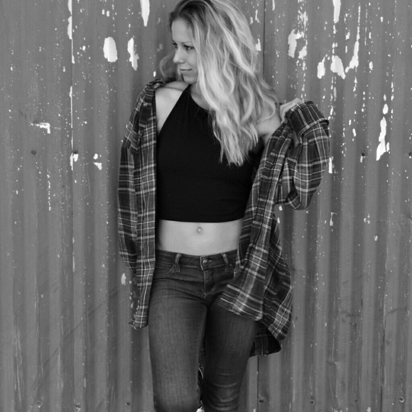 Profile Picture of Whitney Mcfarland (@wmcfarland) on Poshmark