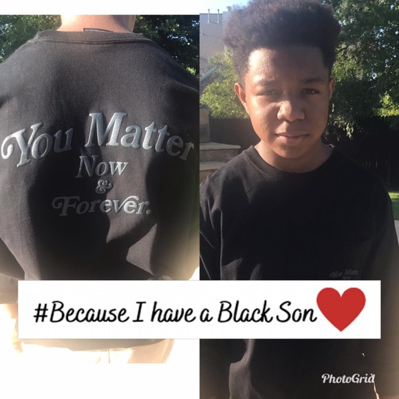 Profile Picture of Tia Gray (@msgray05) on Poshmark