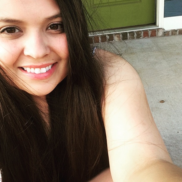 Profile Picture of Janet Perea (@janetperea) on Poshmark