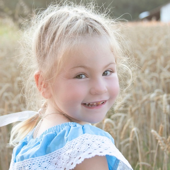 Profile Picture of Bella Scott (@bellascott961) on Poshmark