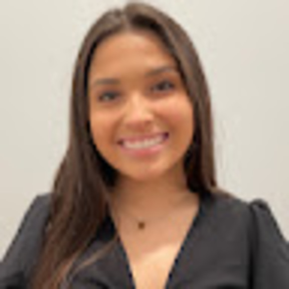 Profile Picture of Kate Mulder (@katecmulder) on Poshmark