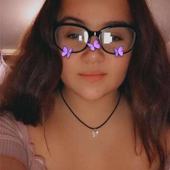 Profile Picture of Alysa Casebere (@alysacase) on Poshmark