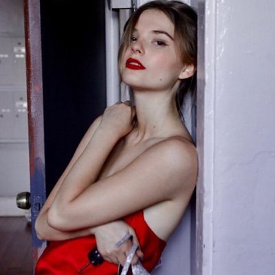 Profile Picture of Stefanie Scott (@AlwaysStefanieS) on Twitter