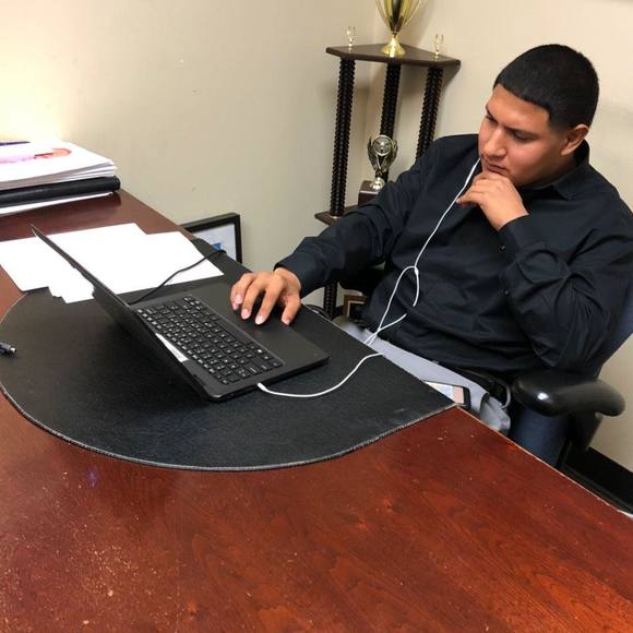 Profile Picture of Young Pit (@luis77053) on Poshmark