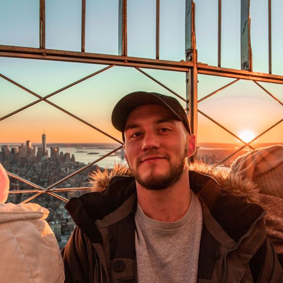 Profile Picture of Alex Marriott-mills (@alexmarriott489) on Poshmark