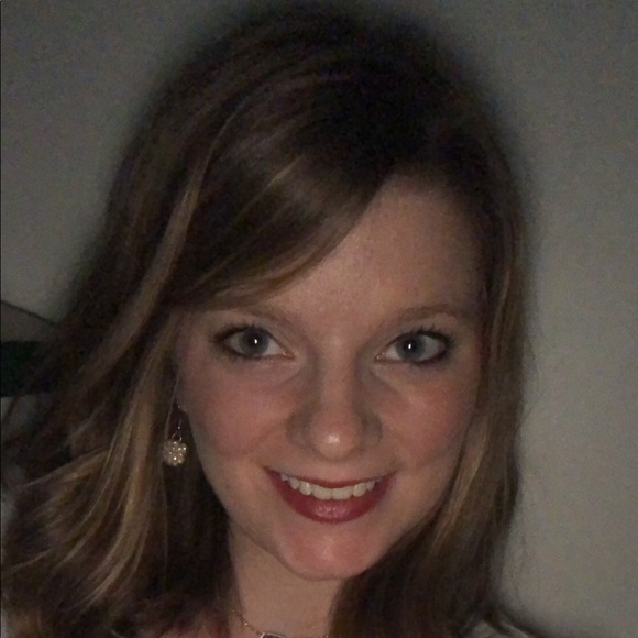 Profile Picture of Danielle Gale (@danielle_gale) on Poshmark