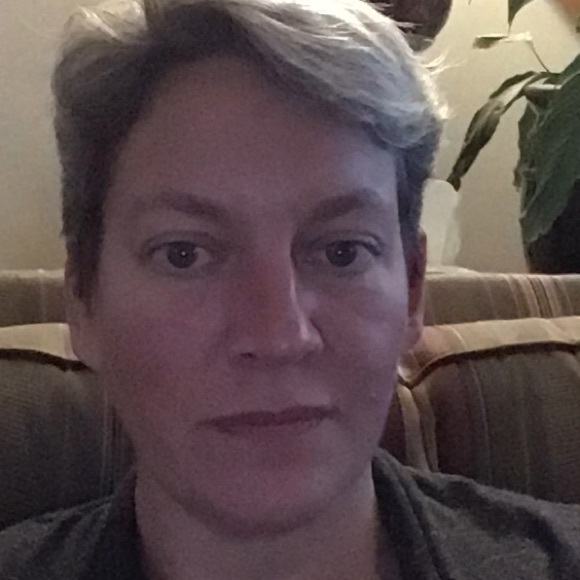 Profile Picture of Dawnyel Karash (@dawnyelkarash) on Poshmark