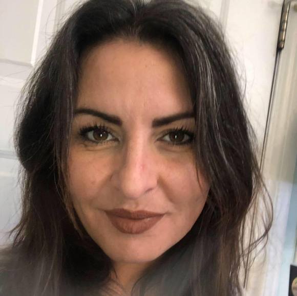 Profile Picture of Chelsey Antoniuk (@chelseyantoniuk) on Poshmark