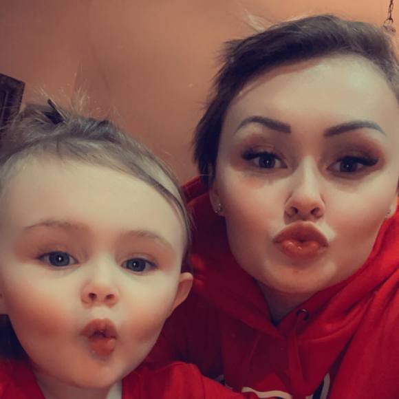 Kara Batey - Poshmark Profile Picture of Kara Batey (@bateykara) on Poshmark