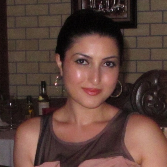 Profile Picture of Anahit Keshishyan (@mystic25) on Poshmark