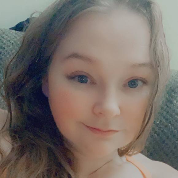 Profile Picture of Jessica Mittasch (@jexy89) on Poshmark