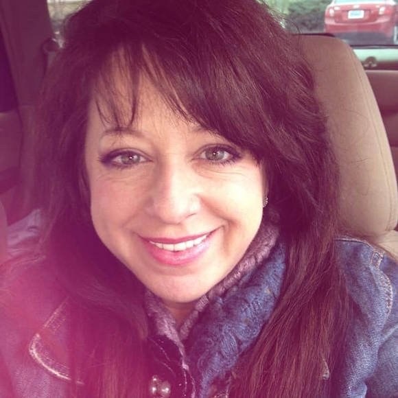 Profile Picture of Patricia Goodman (@patriciagood827) on Poshmark