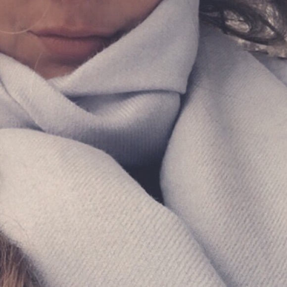 Profile Picture of Danar Redgate (@danarresgate) on Poshmark