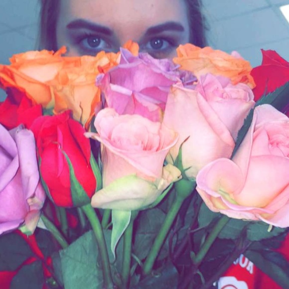 Profile Picture of Lily Passafiume (@lilypassafiume) on Poshmark