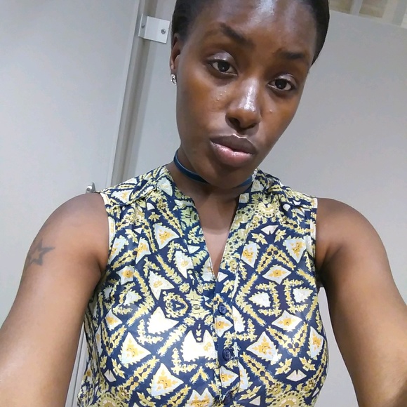 Profile Picture of Lacoya White (@lacoyacoop) on Poshmark