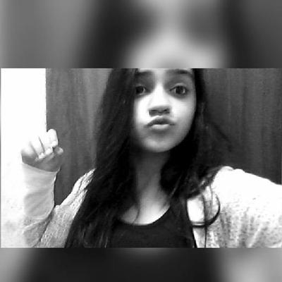 Profile Picture of Camila Lopes (@ops_cam) on Twitter