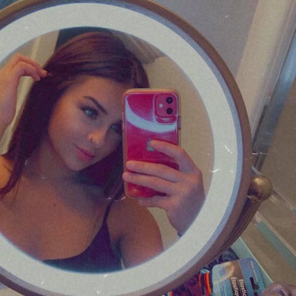 Profile Picture of Teagan Sochaski (@sochaski9) on Poshmark