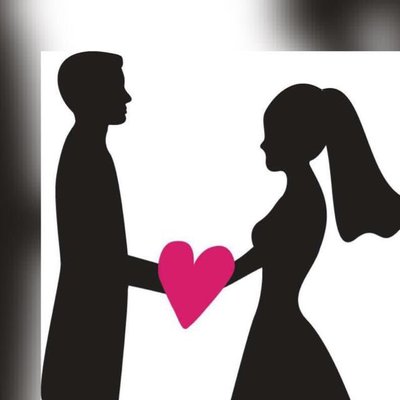 Profile Picture of Lisa McClelland (@Lisawithabow) on Twitter