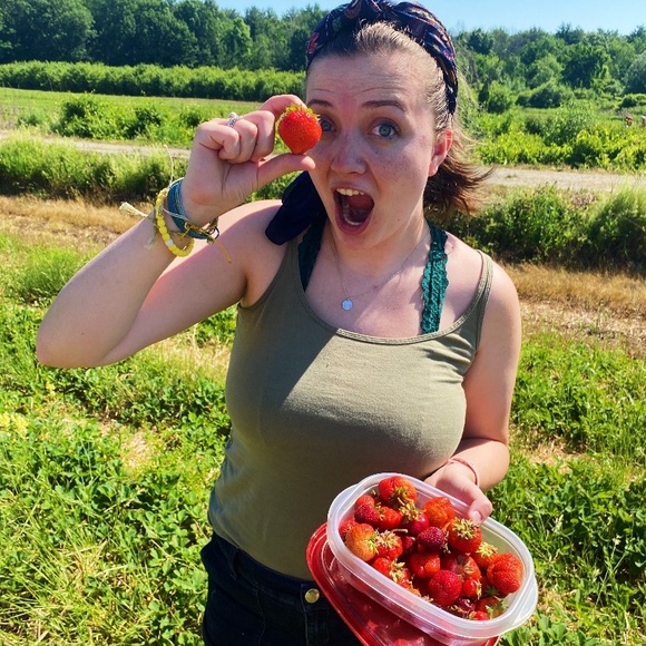 Profile Picture of Gabby Kernozek (@gkernozek) on Poshmark