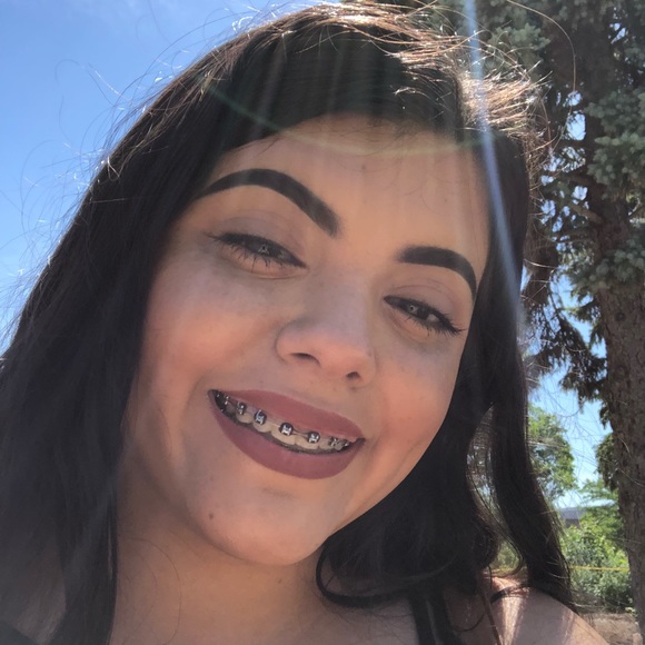 Profile Picture of Adrianna Soliz (@adriannasoliz1) on Poshmark