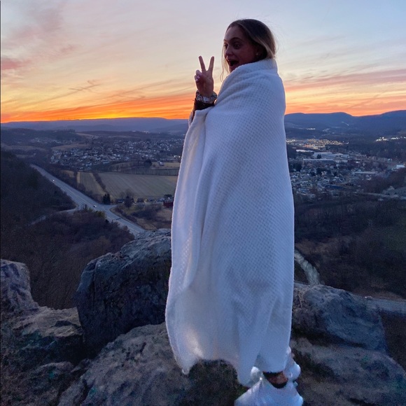 Profile Picture of Dalanie Disabato (@laniedd) on Poshmark