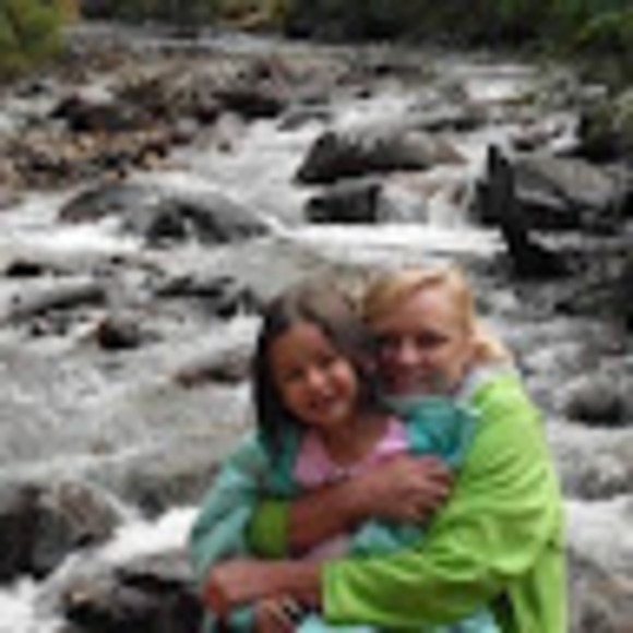 Profile Picture of Nancy Croy hirano (@nancycroyhirano) on Poshmark