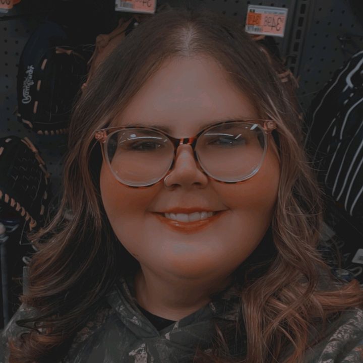 Profile Picture of Jessica Laymon (@jess_marie_xo) on Tiktok