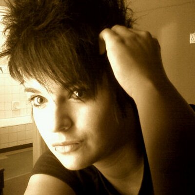 Profile Picture of Louise-joni Cooper (@PixxiQ) on Twitter