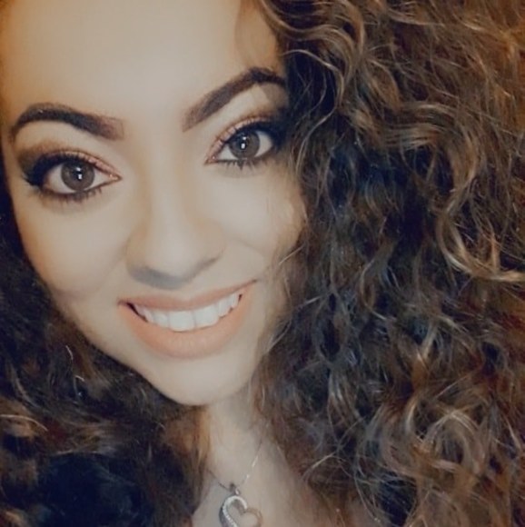 Profile Picture of Nichole Ramirez (@nikirmz89) on Poshmark