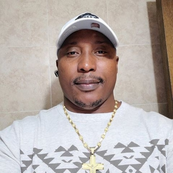 Profile Picture of Mulbah Kortimai (@mulbahkortimai) on Poshmark