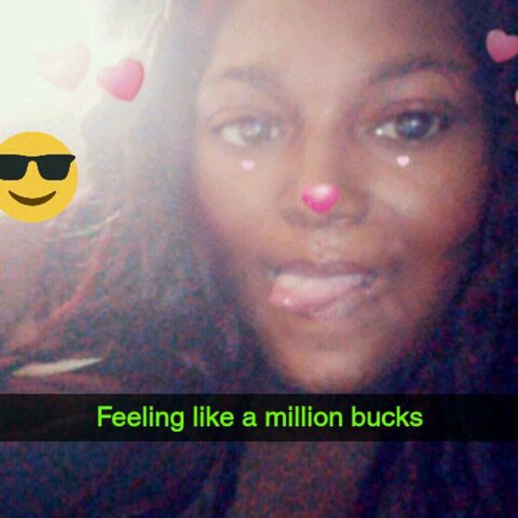 Profile Picture of Kimberly Luster (@kimluster24) on Poshmark