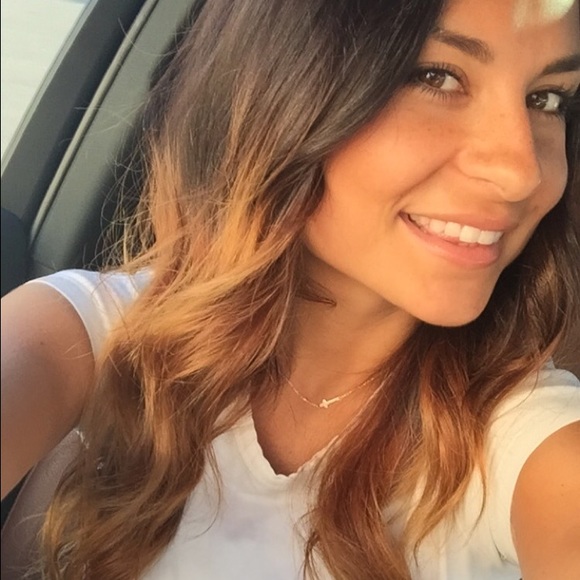 Profile Picture of Danielle Riolo (@danielleriolo) on Poshmark