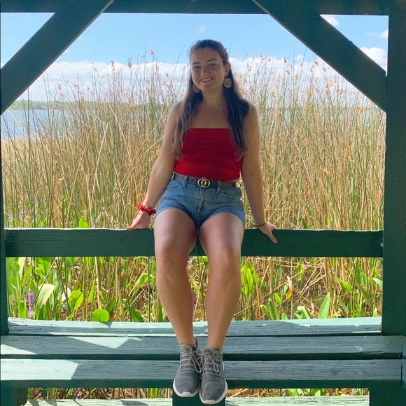 Profile Picture of Jessica Nephew (@jessica183) on Poshmark