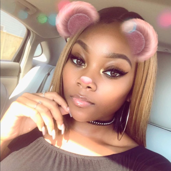 Crishania Wright - Poshmark Profile Picture of Crishania Wright (@crishaniaw) on Poshmark
