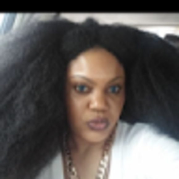 Profile Picture of Stacey James (@stacey_richerds) on Poshmark