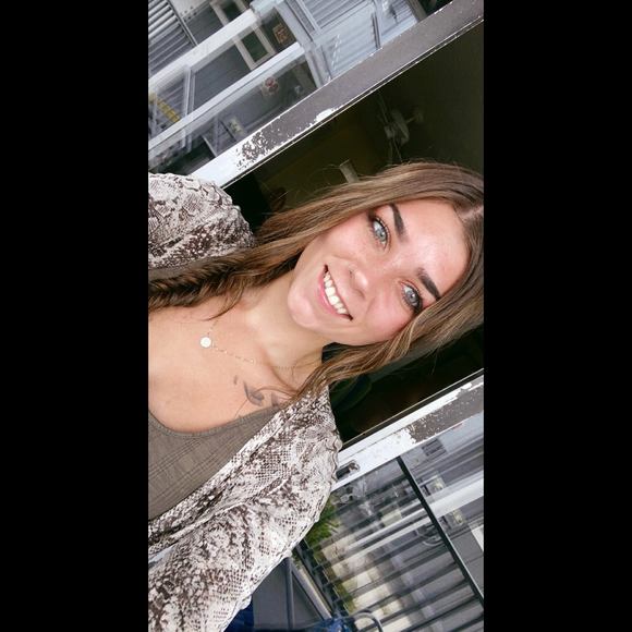 Profile Picture of Briyanna Gburzynski (@briyanna_2012) on Poshmark