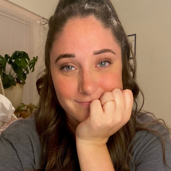 Profile Picture of Danielle Sauvé (@sauvedanielle) on Poshmark